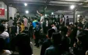 重点高中爆发千人打砸学校饭堂事件，起因竟是一枚茶叶蛋？