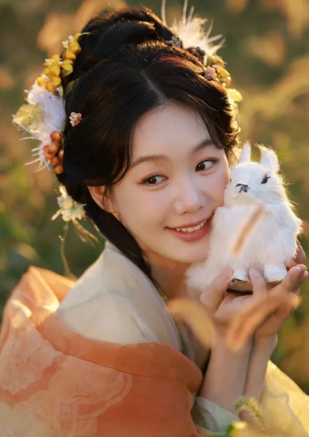 内娱猪系美人盘点：这3位女星都长着福气圆脸 观众缘爆棚！