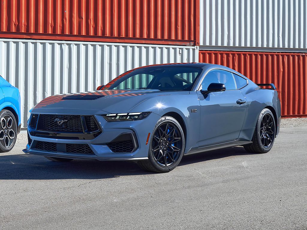 新一代宝马M4渲染图发布!大双肾被取消,外形竟长得像野马?