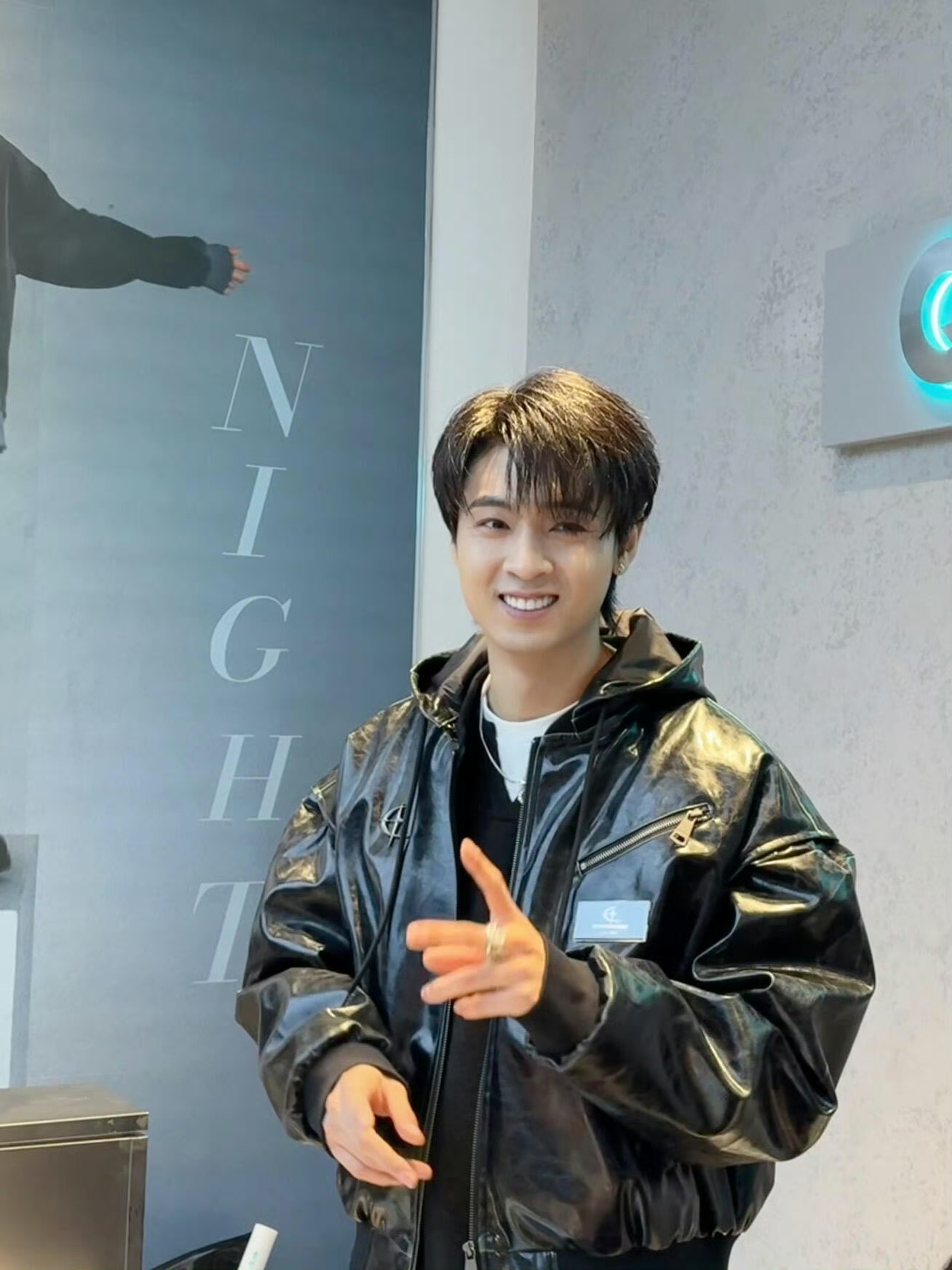 网友都在撒谎，秦霄贤不是胖了而是面相变了，少年感完全没有了