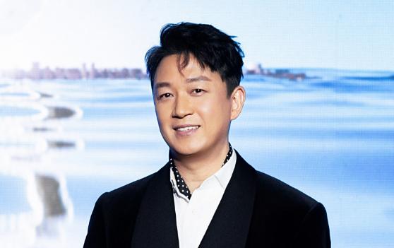 离婚14年后，董洁终于低头认错？潘粤明8字回应撕下她仅剩的体面