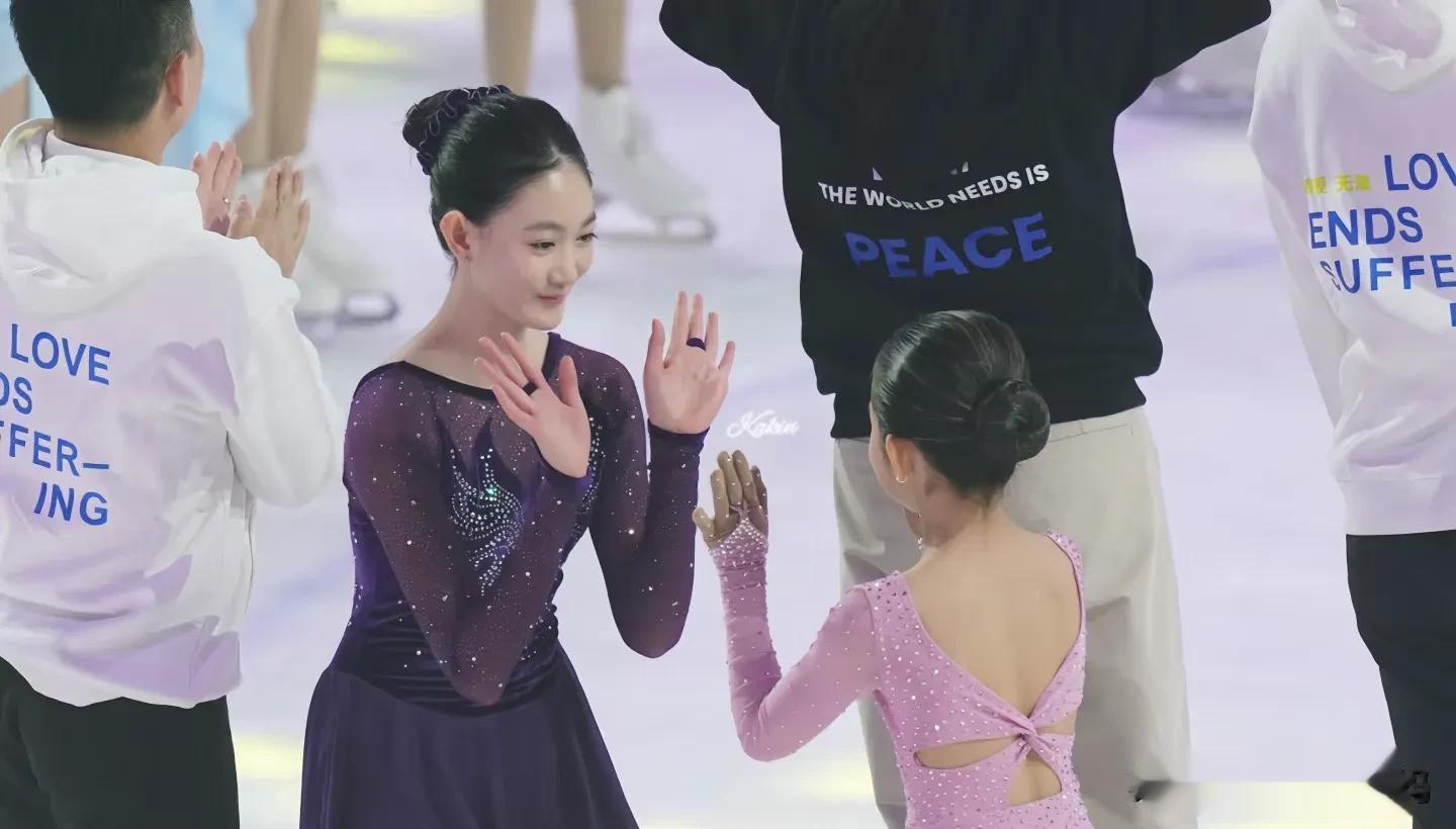 李小鹏女儿奥莉，14岁的她竟然长得神似安陵容，妆容有点显成熟了