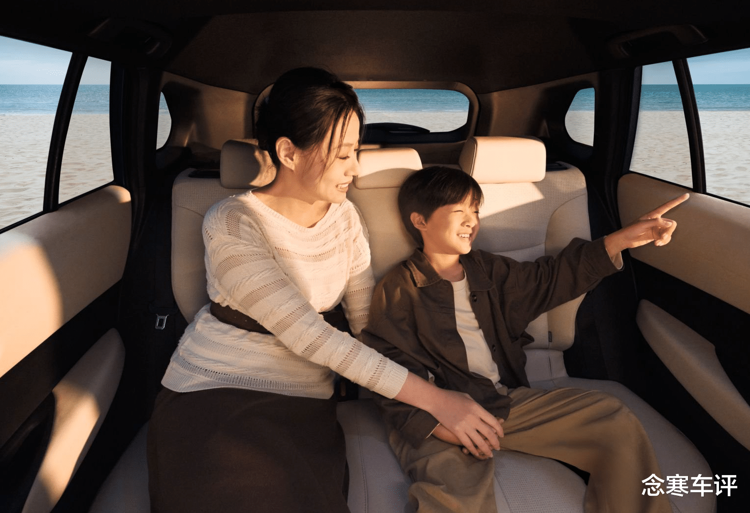 油价再涨也不怕！第五代双擎来了，卡罗拉一箱油告别加油站