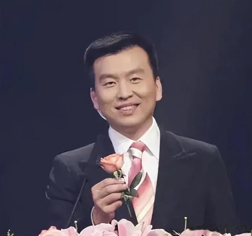 老婆跑了、儿子丢了、工作没了，主持人张泽群身上的谣言太荒唐