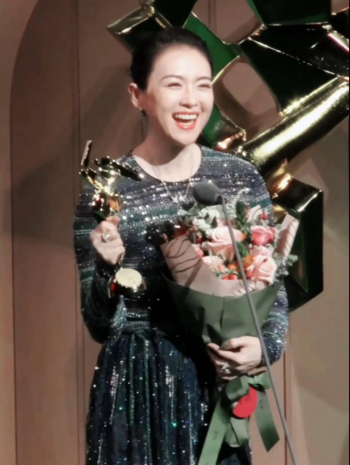 周迅没有说错，从发胖的章子怡身上：看到了娱乐圈的“残酷真相”