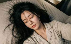 我嫁给日本豪门四年后，深夜听到丈夫电话：等孩子出生就动手