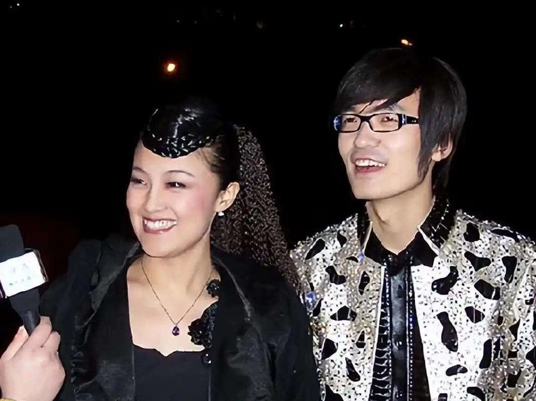 玖月奇迹离婚7年，王小玮近况曝光，43岁无婚无育，身体发福显老