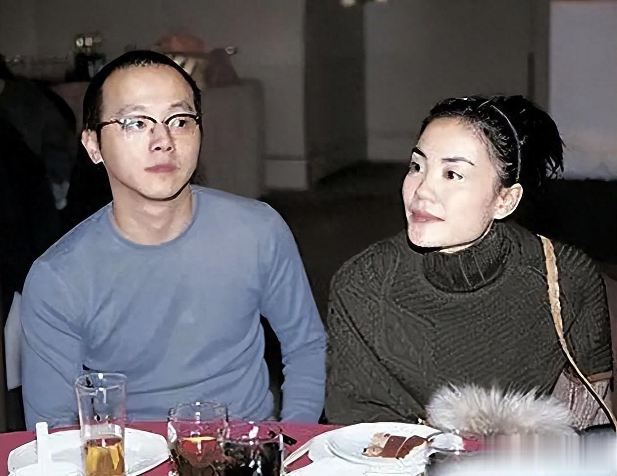 窦靖童：我妈钱多到用不完，但穷苦潦倒的爸爸，成了我如今的心病