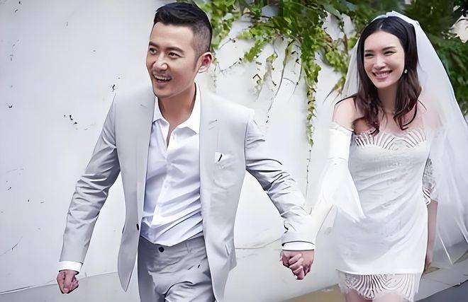 44岁佟晨洁宣布离婚！