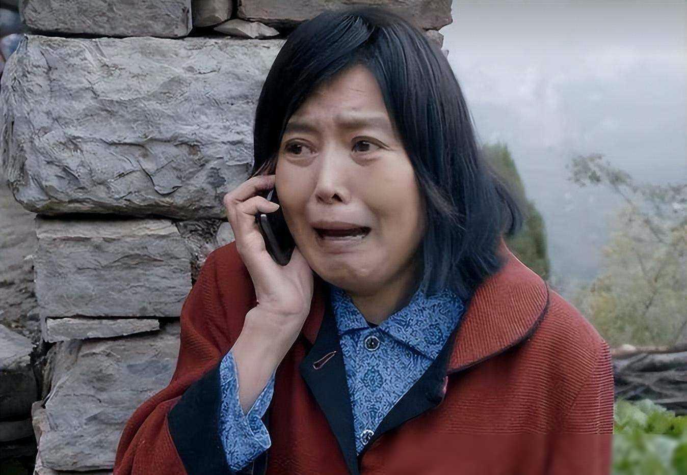丁嘉丽：年轻时没管好下半身，如今为此付出代价，66岁依旧单身