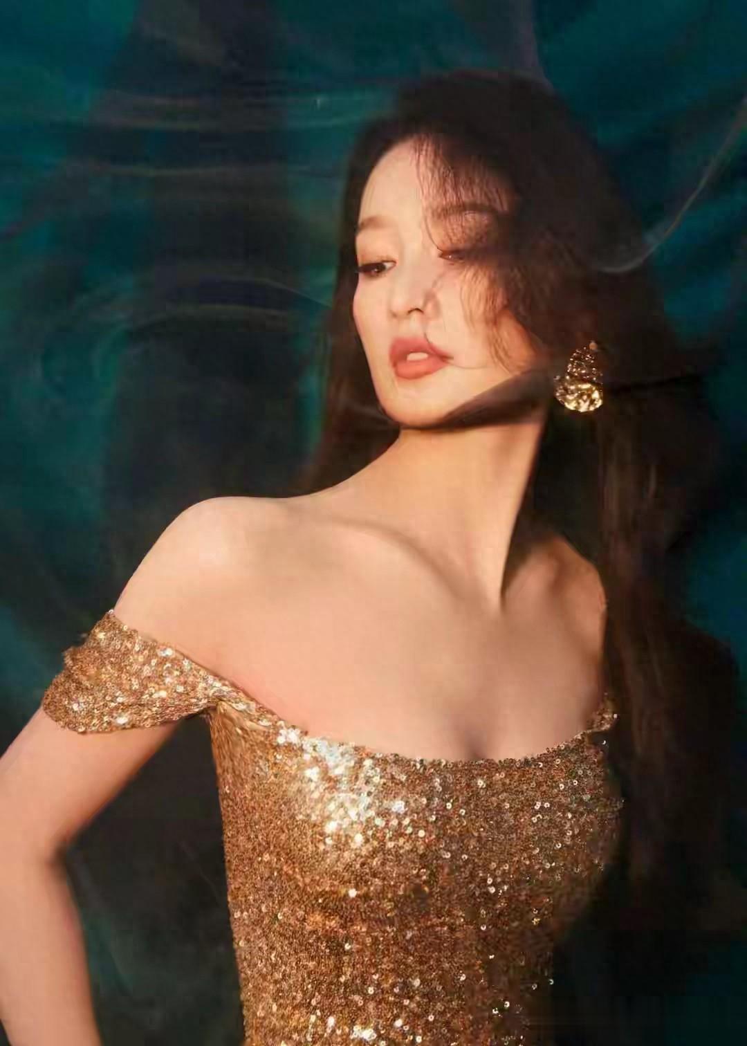 李沁：昆曲风骨铸身段，纤秾合度见高级。