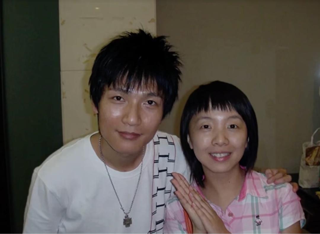 “卡里只剩一块六”，这是我青春期追过的偶像