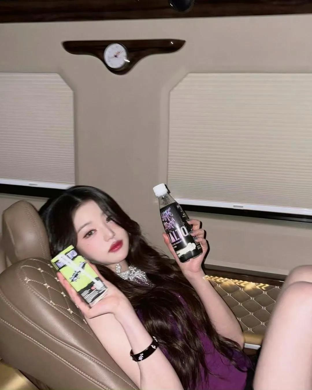 张元英，这腿真长呀