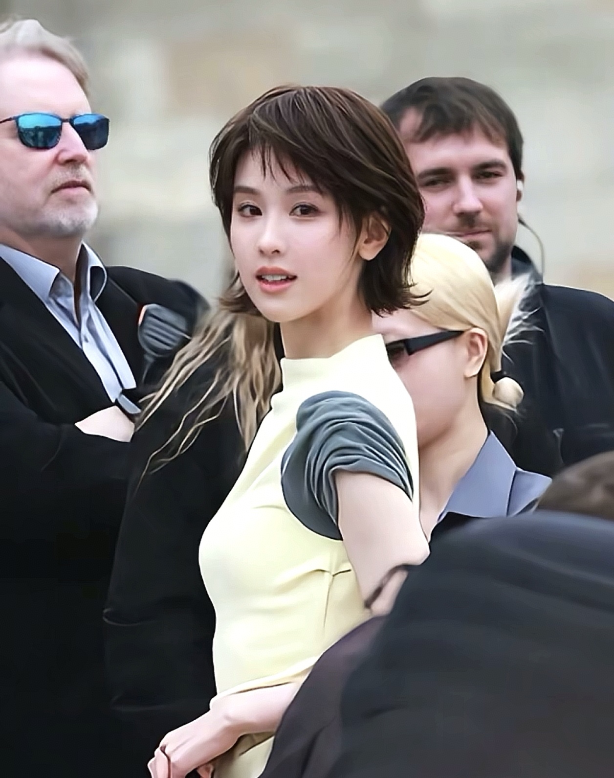 陈都灵短发妆很惊艳，有辨识度很灵动，不是以往那种娇滴滴的形象