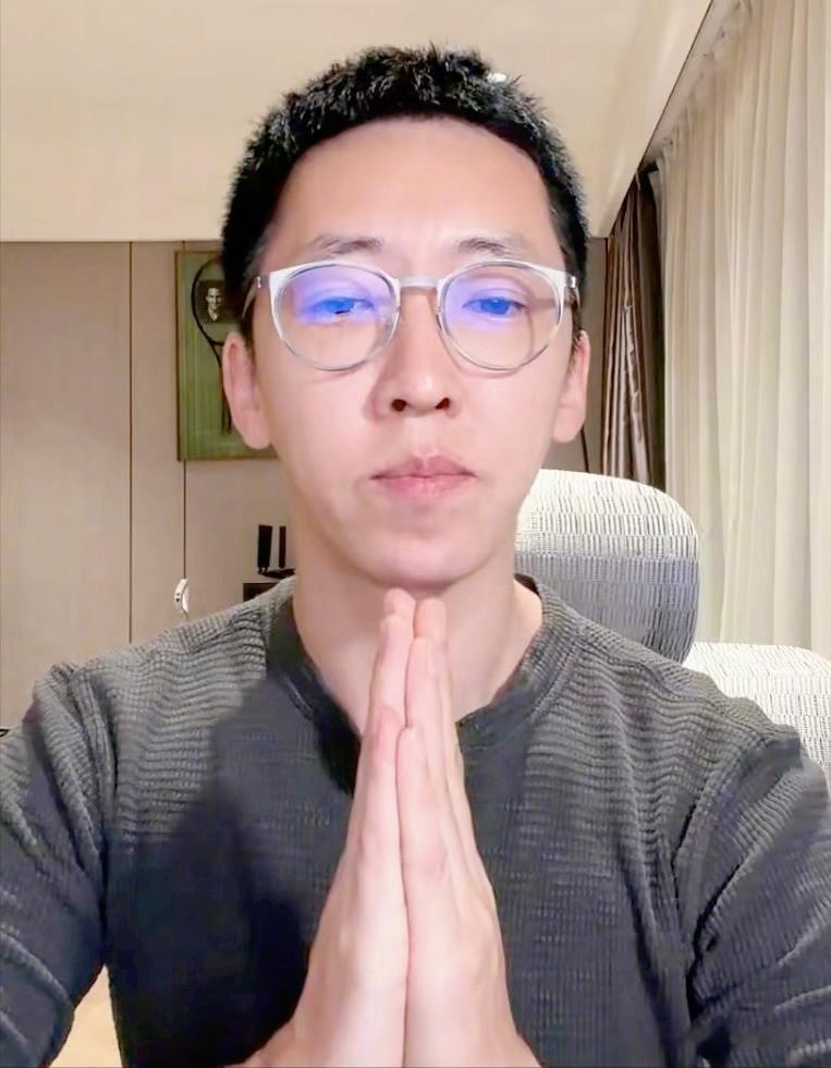 官媒怒批、毫无底线、洋相百出，吃“人血馒头”的他活该被封杀！