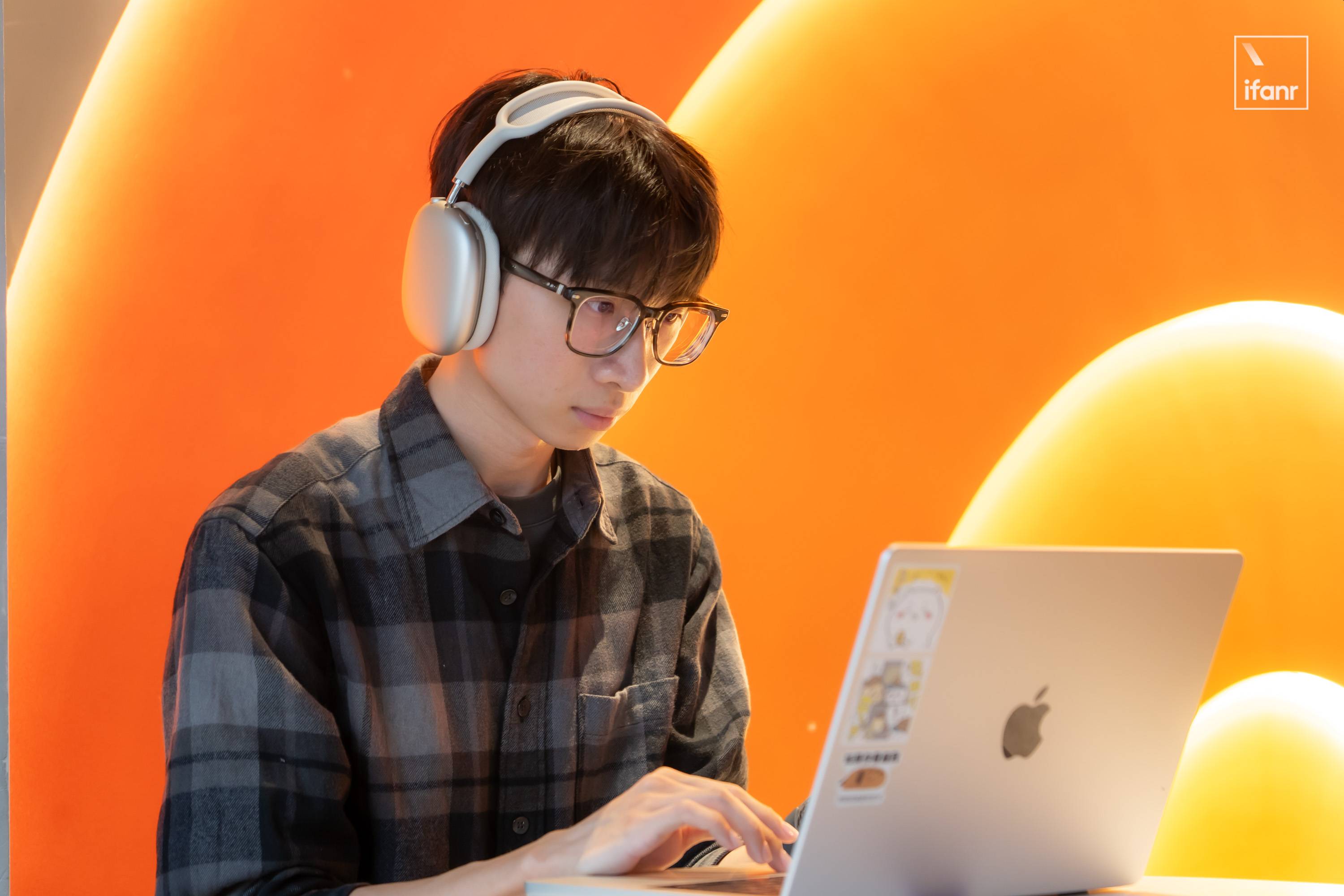 AirPods Max 2 體驗：降噪更強聲音更飽滿，穩定更新的小升級
