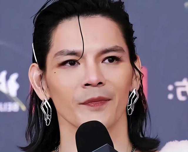 向佐踢主持人后续！百克力回应，确实有不爽，曝对方私下真实人品