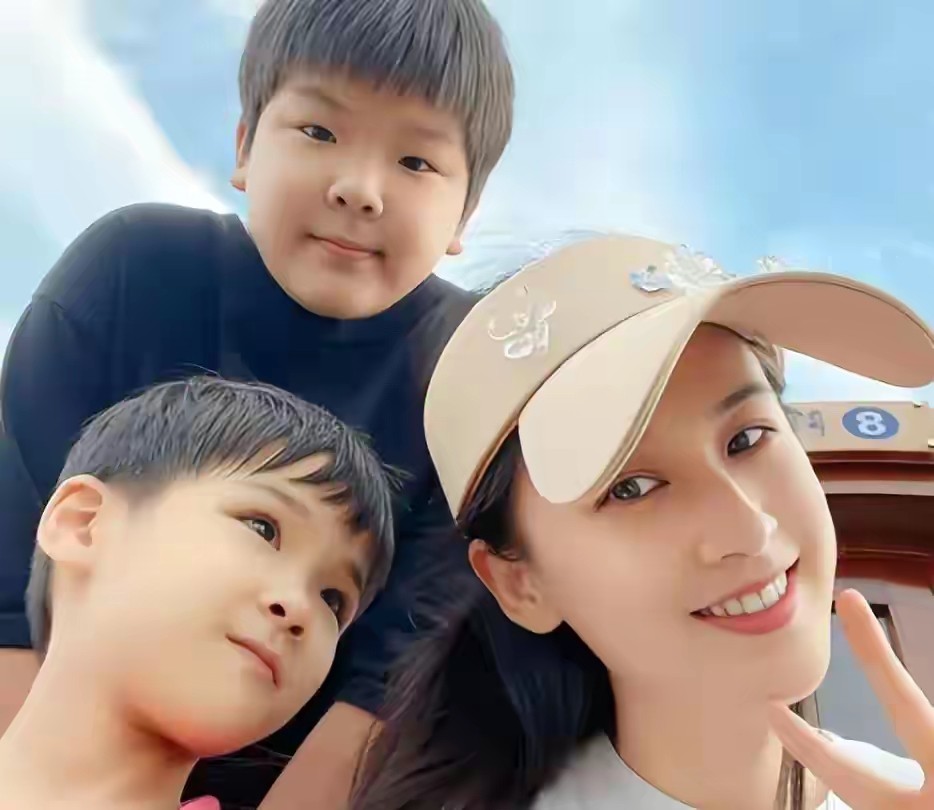 离婚1年后，黄圣依和杨子的输赢，终是在2个孩子身上见分晓