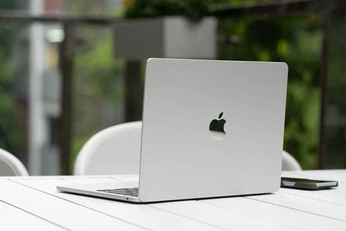 蘋果M5版MacBook Air值得買嗎？對比M4版足足便宜1500元