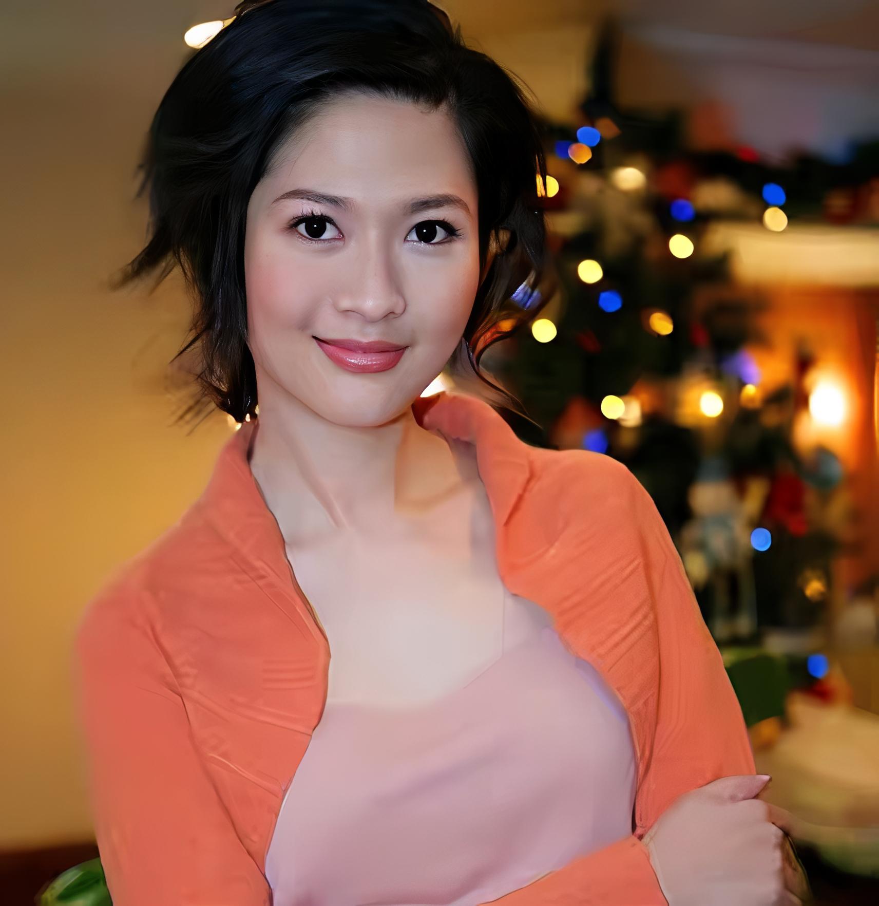 47岁沈星现状：在香港居住，做了6年单亲妈妈，把女儿养的真好