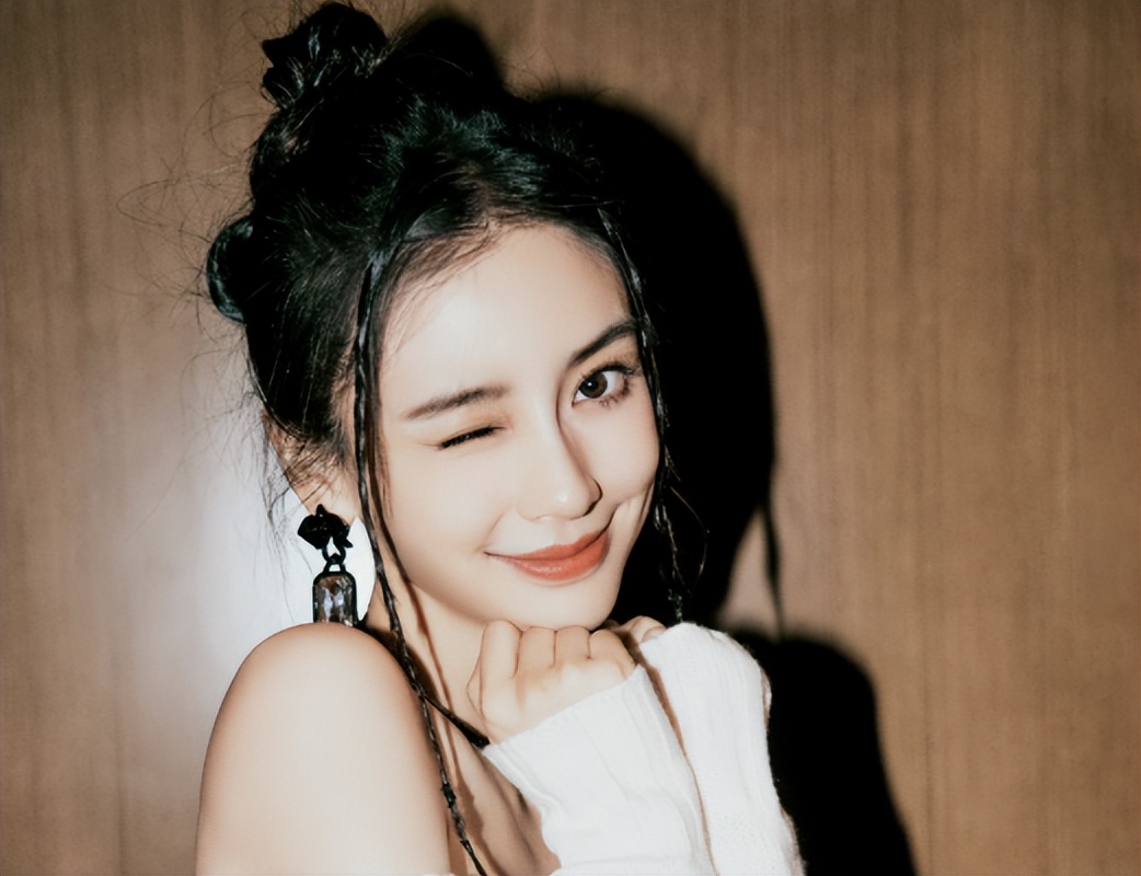 表面是仙女,背地里却是“老烟枪”的女星,真是让人意外