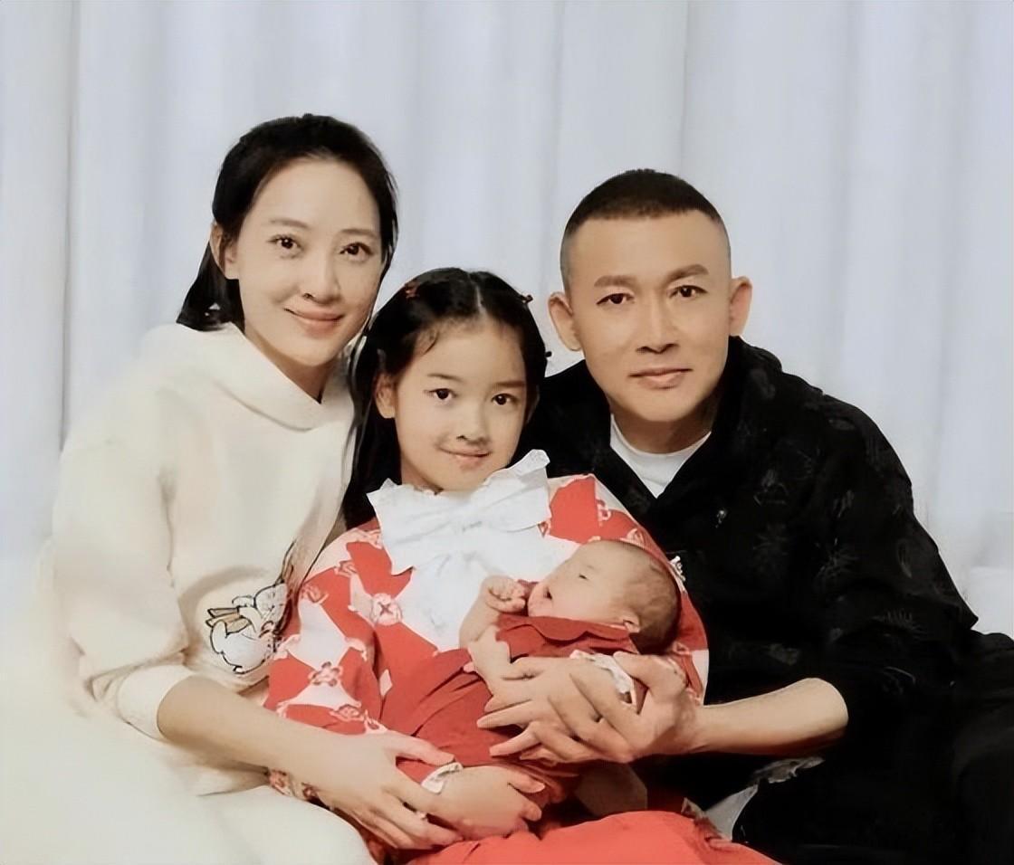 聂远妻子首度公开聊二宝，二胎是女儿已经3岁，粉色小旗袍太可爱