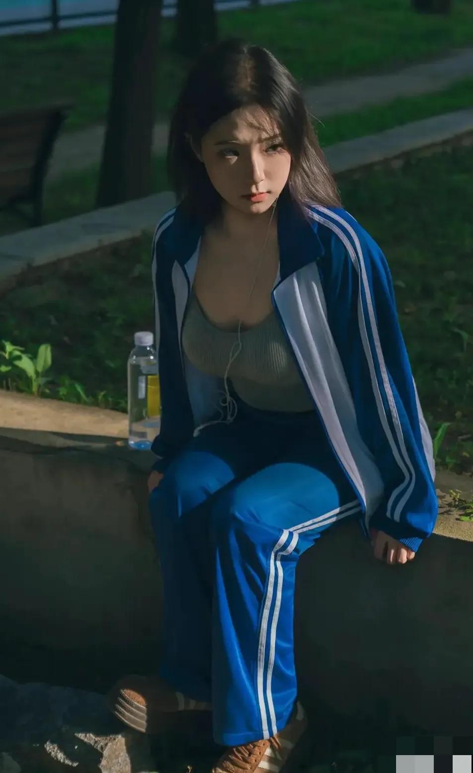 赵奕欢高中时期身材这么好吗? ???