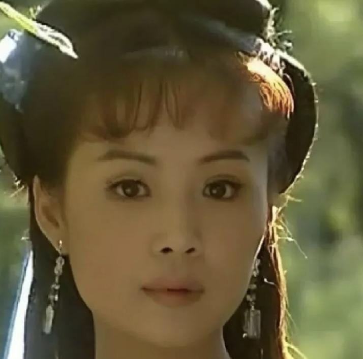 59岁茹萍隐退后，住杭州2000平豪宅，如今日子过的真舒服