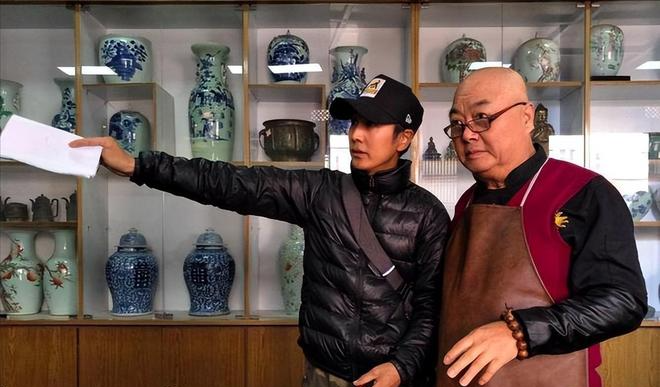 72岁毛永明：移居美国住豪宅，身体发福认不出，妹妹陪他晚年