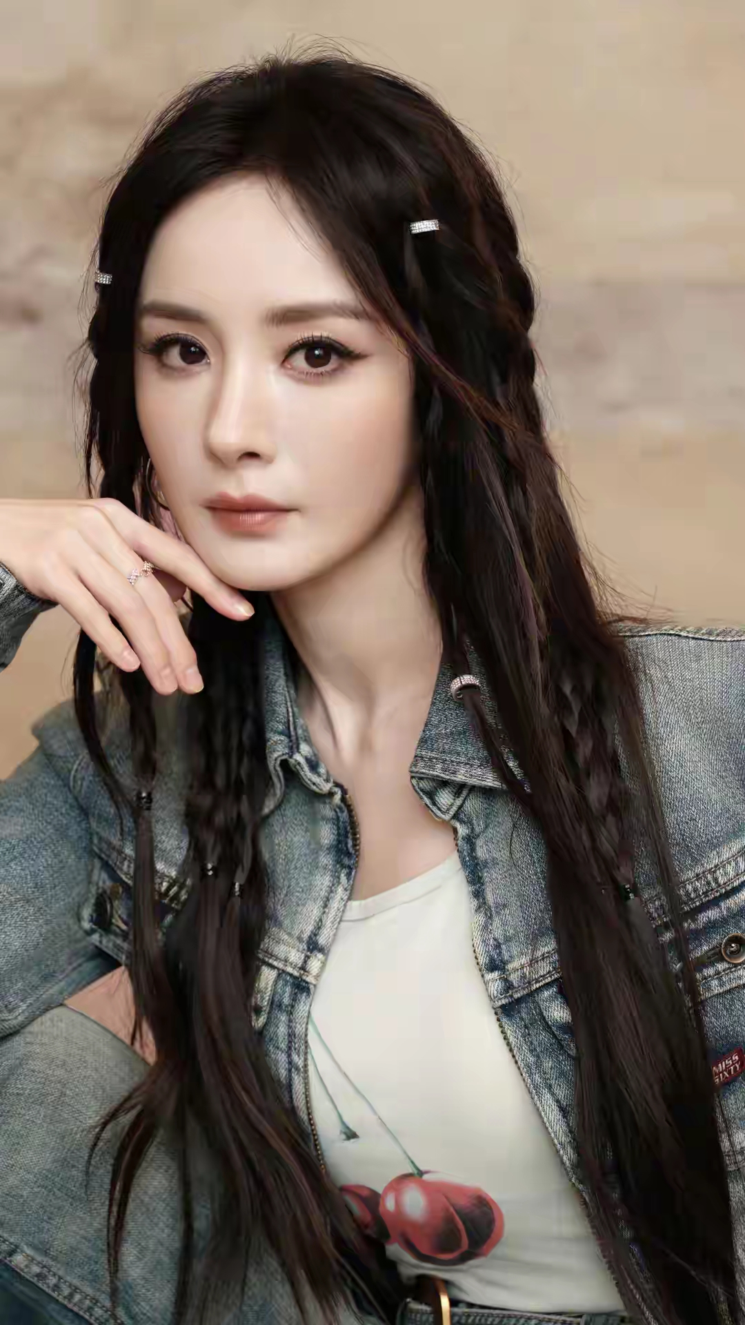 杨幂-牛仔服，小蛮腰！