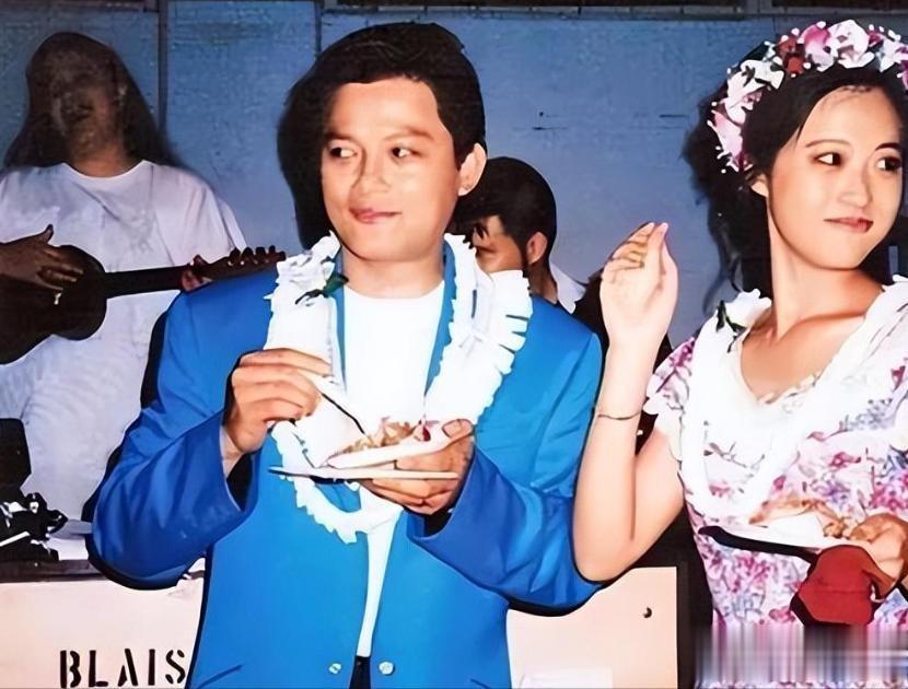 抛弃结婚26年的发妻,转身娶90后女学生,67岁莫华伦如今太幸福