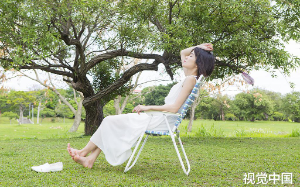 跟进半年的项目被总监干女儿抢走，我却不争不抢，只是在签约当天撬走甲方