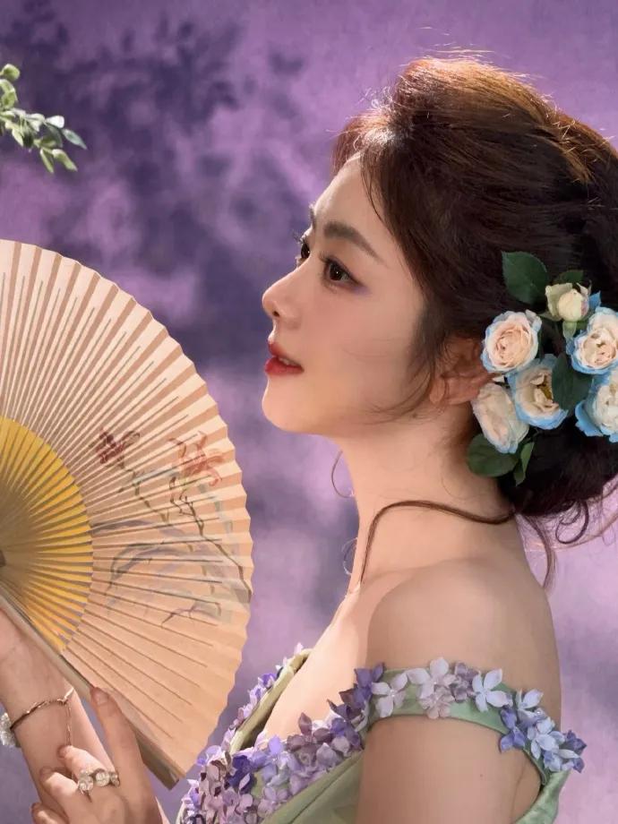 把春天穿在身上！谭松韵绿裙造型温婉动人，演绎极致春日风情