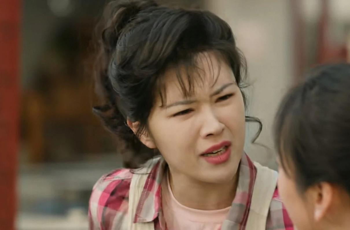 女演员的长相有多重要?把36岁谭松韵和女配奚望对比,差距很明显