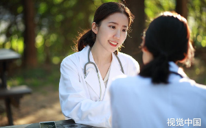 负债被逼，臭水沟等死？为什么女医生偏要救我？