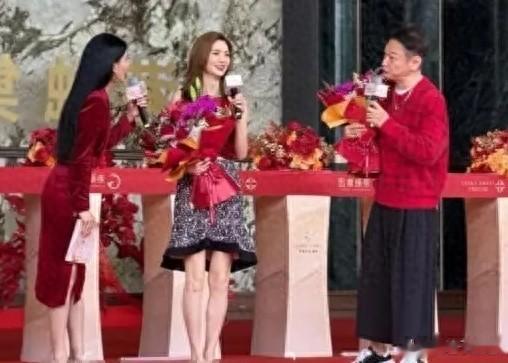 女神洪欣在房地产走穴，72行，行行出状元，是金子总会发光的