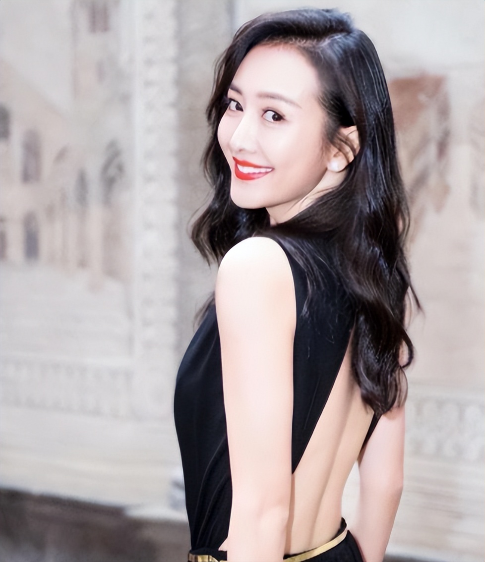 2岁女儿才露面，王鸥再被曝大瓜，还是牵扯隐婚生子风波中的男人