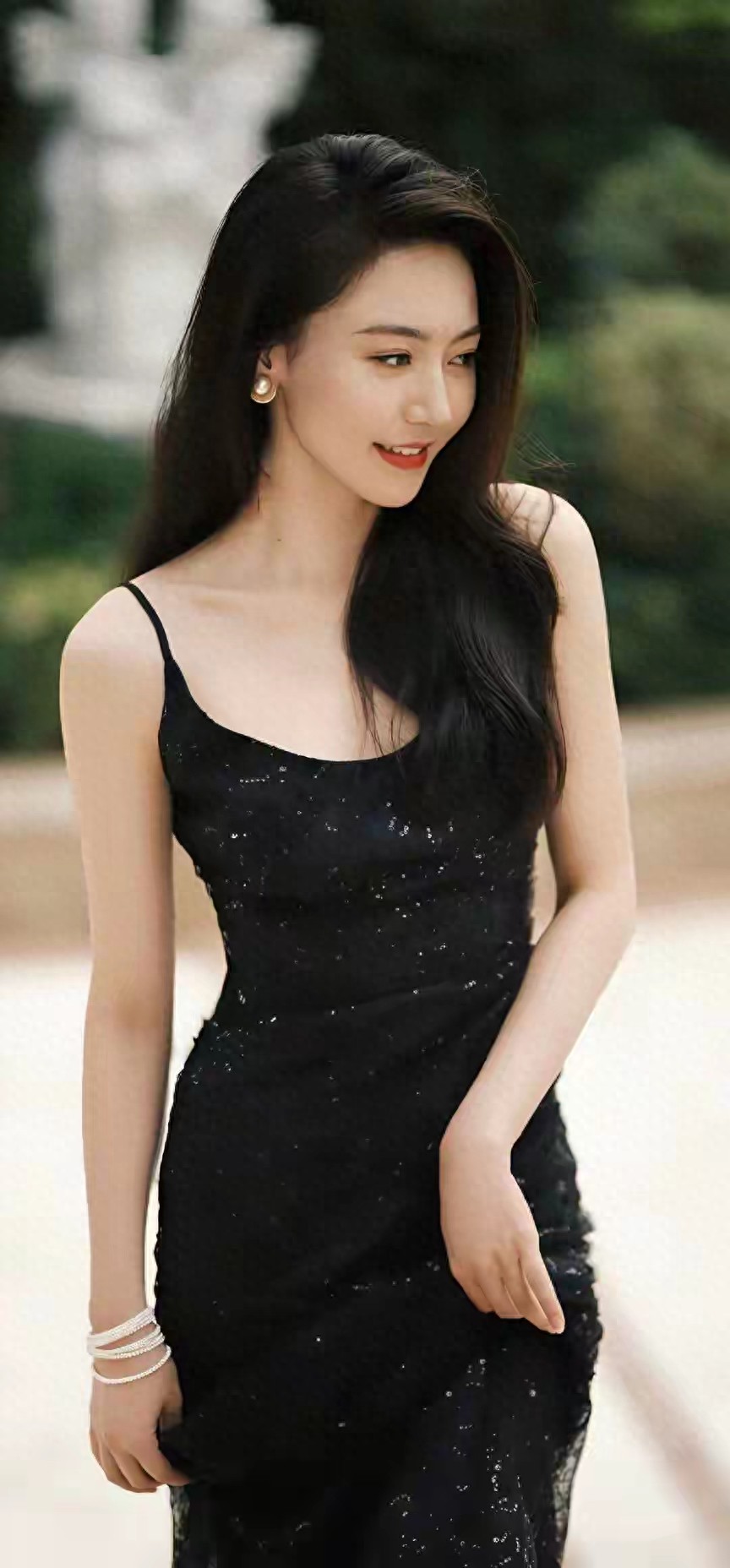 黄梦莹‖柔姿轻拂柳，婉貌胜瑶光
