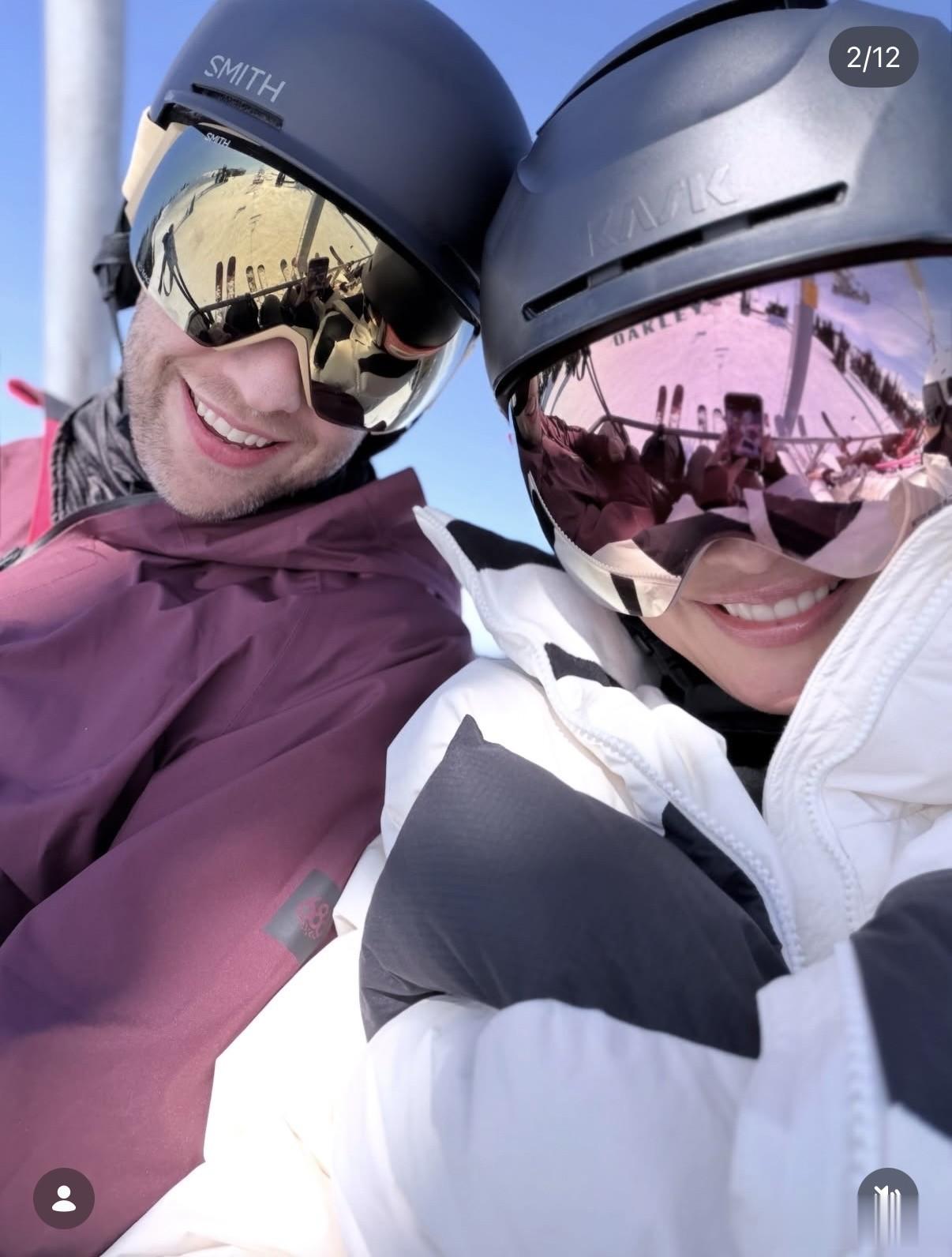 谢婷婷现身谢霆锋演唱会！外籍老公肤白腿长，女儿兴奋给舅舅应援