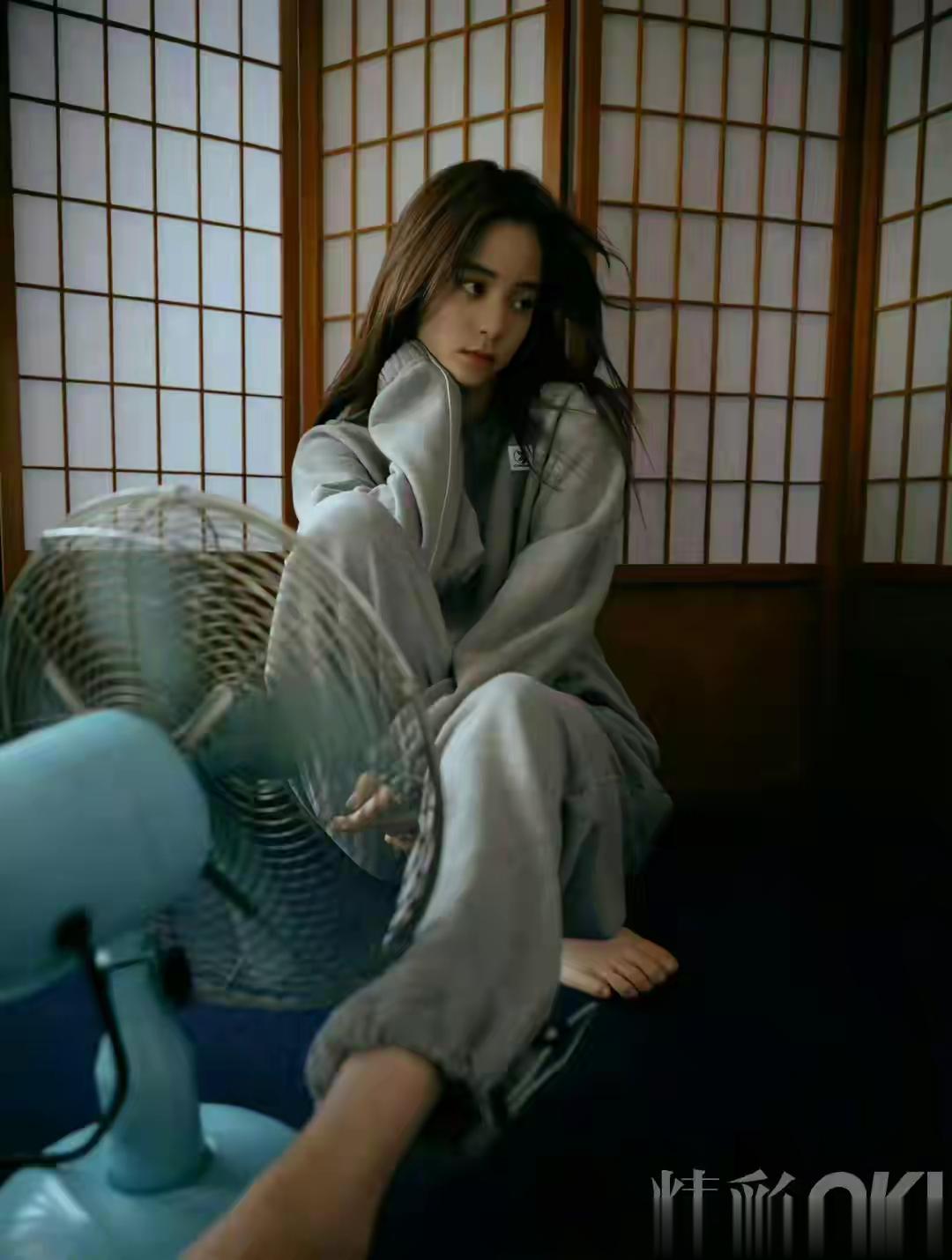 欧阳娜娜的小脚丫