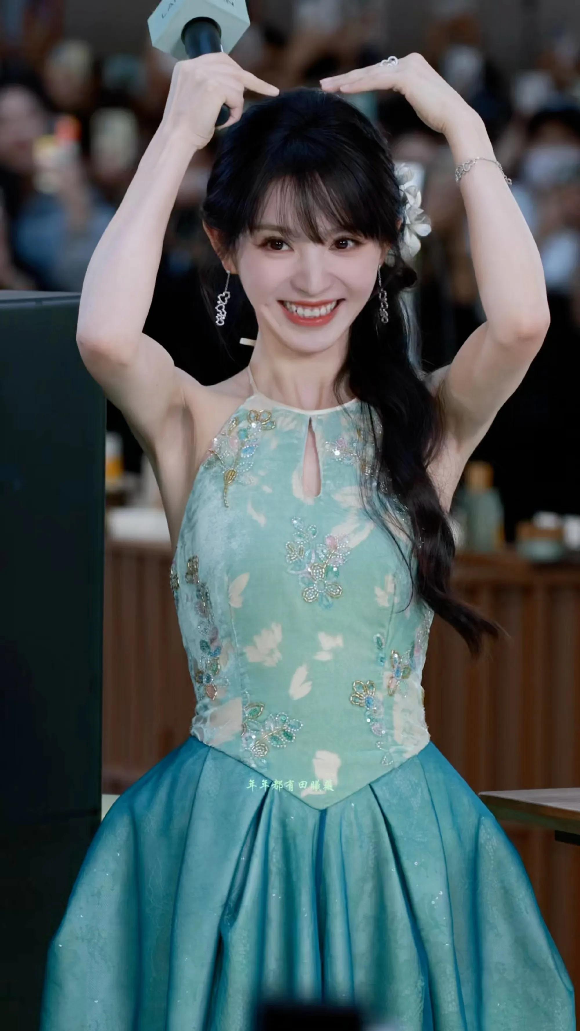 田曦薇活动美图