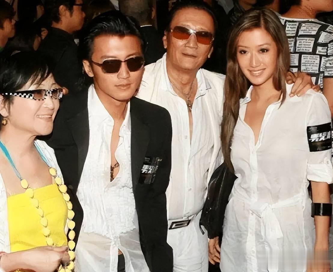 谢婷婷携夫带娃回港！混血儿子大眼翘鼻，频繁返港被疑谢家生变故