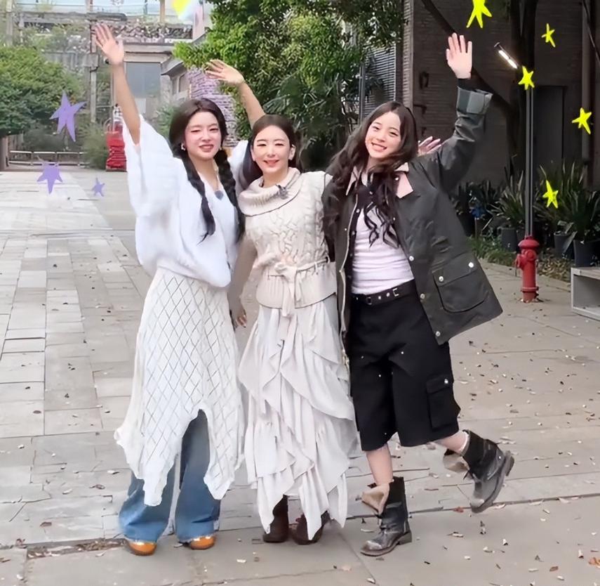 方媛上综艺罕见跳舞！个子矮小看着像一米五，和女星同框一脸姨味