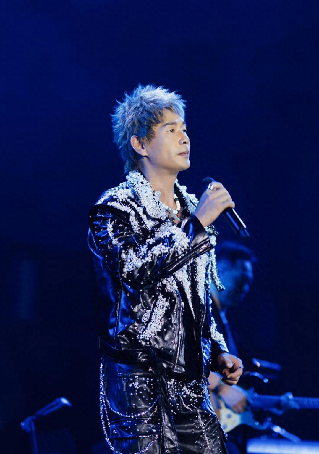 黄品源：与前妻分开后，56岁与国外美女再婚了