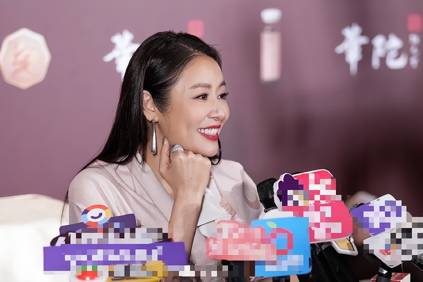 结婚9年后，这次林心如的爆料，没给46岁霍建华留一丝“体面”