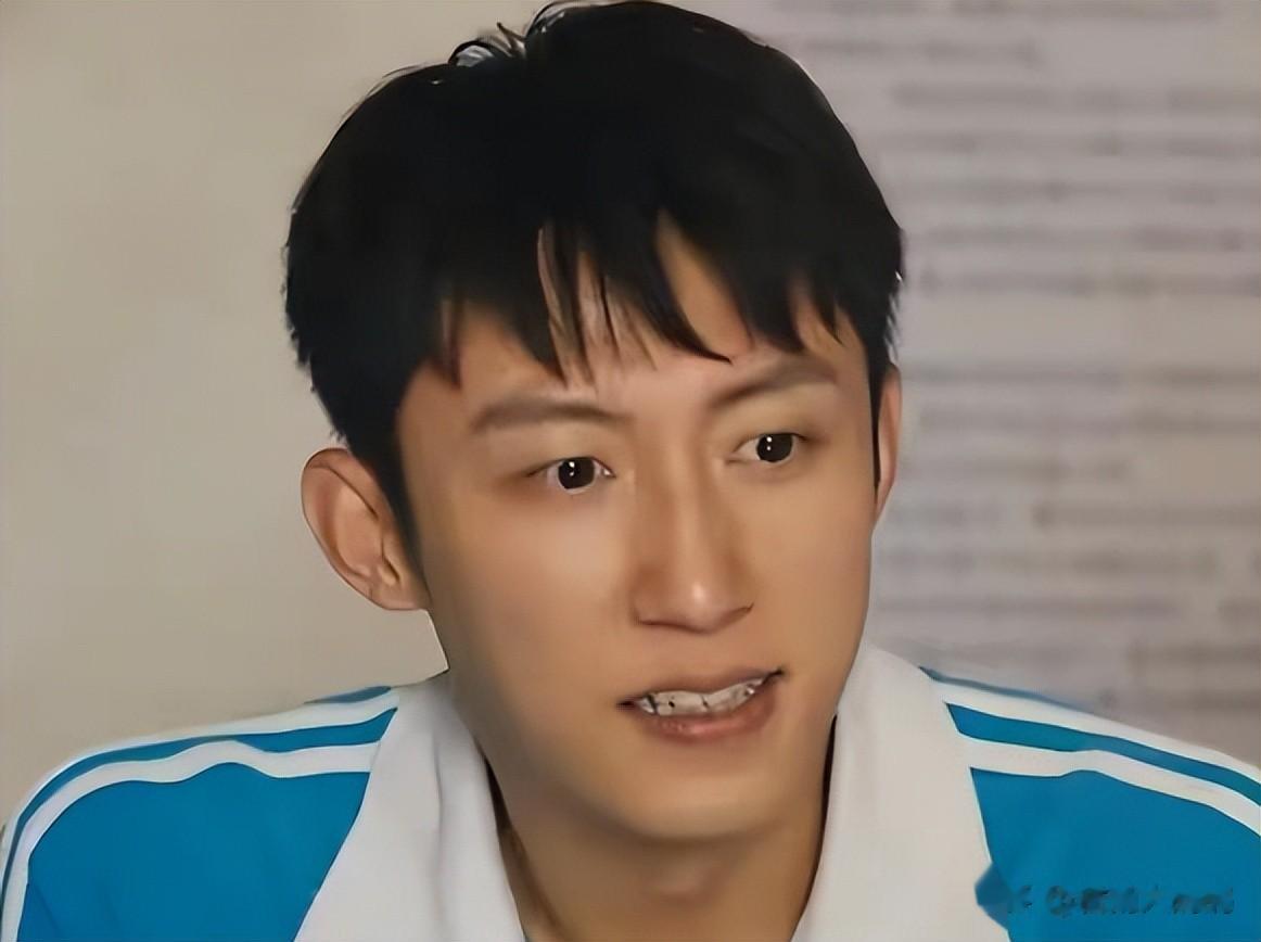 全程装疯卖傻，腿粗屁股大，一人连累29集剧，央八力捧都没用