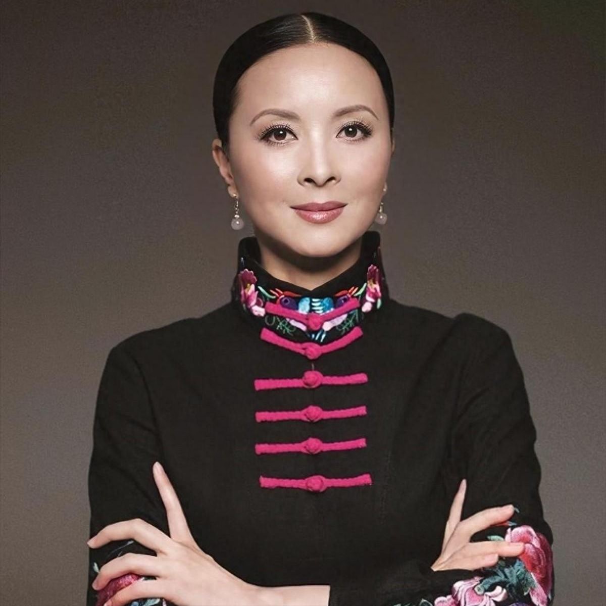 回国五天后安详离世！生前花20万美元盖学校，弥留之际包机回中国