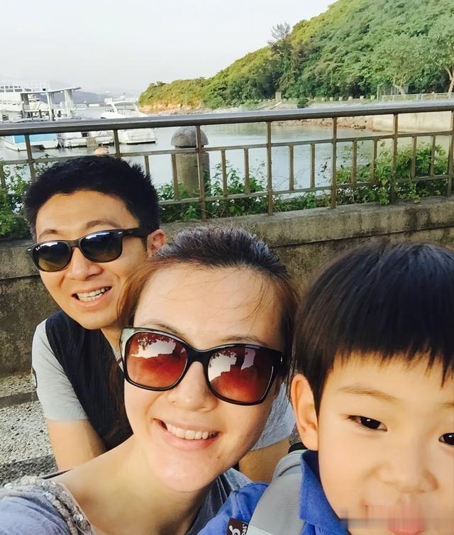 48岁刘孜飞美国为15岁儿子庆生，曾被气到进山，如今依旧满眼是娃