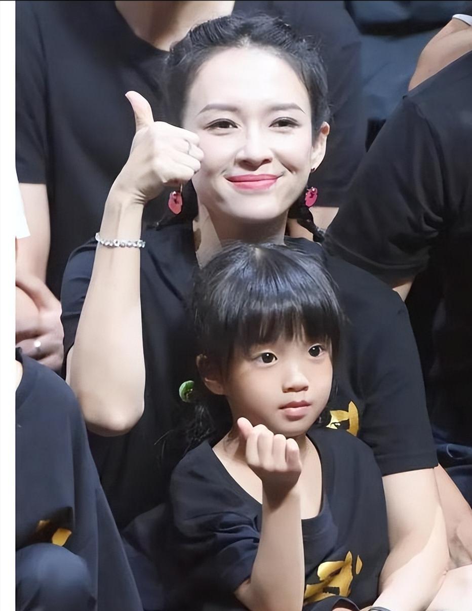 汪峰也没想到，养在章子怡身边的10岁女儿醒醒，现在竟然这么争气