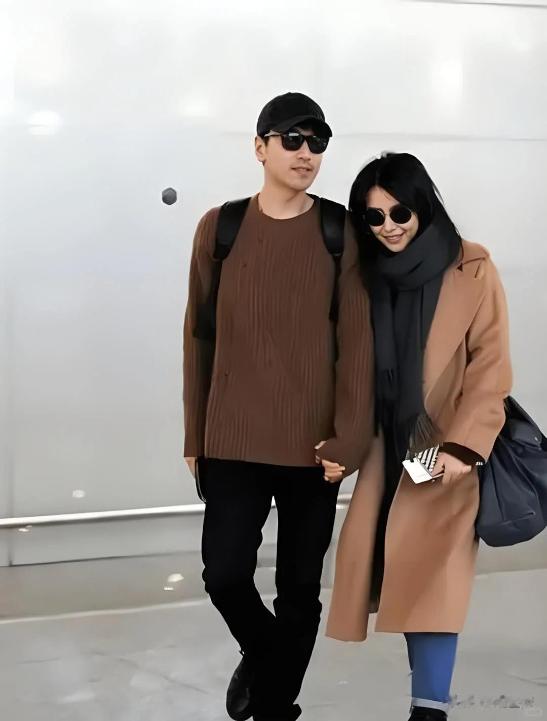 高圆圆夫妻带女儿逛迪士尼，一家三口手拉手，7岁Rhea长高不少